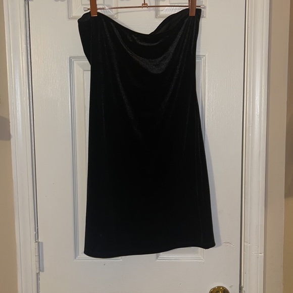 Dress - Picture 2 of 4